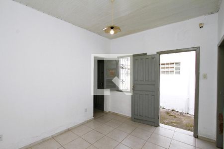 Sala de casa para alugar com 2 quartos, 60m² em Carlos Prates, Belo Horizonte