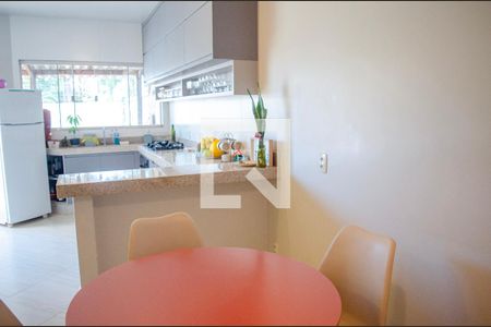 Casa à venda com 3 quartos, 106m² em Conjunto Riviera, Goiânia