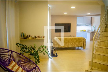 Casa à venda com 3 quartos, 106m² em Conjunto Riviera, Goiânia