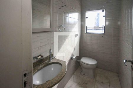 Banheiro de casa para alugar com 1 quarto, 800m² em Vila Tolstoi, São Paulo
