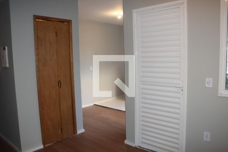 Casa de Condomínio para alugar com 2 quartos, 50m² em Jardim dos Pereiras (caucaia do Alto), Cotia