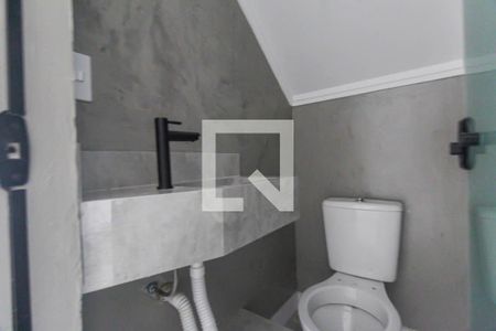 Lavabo de casa de condomínio para alugar com 2 quartos, 70m² em São Lucas, São Paulo