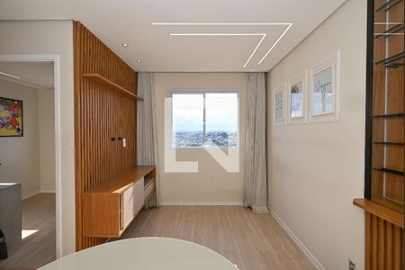 Sala de apartamento para alugar com 2 quartos, 42m² em Parque Arariba, São Paulo