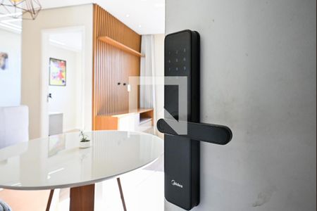 Fechadura Eletrônica de apartamento para alugar com 2 quartos, 42m² em Parque Arariba, São Paulo