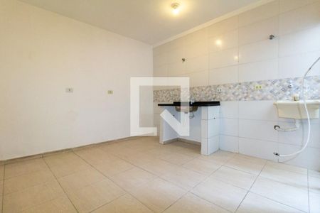 Sala, Cozinha e Área de serviço de apartamento para alugar com 1 quarto, 35m² em Vila Nhocuné, São Paulo