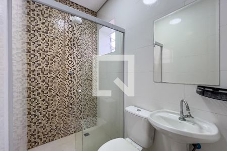 Banheiro de kitnet/studio para alugar com 1 quarto, 28m² em Vila Monumento, São Paulo