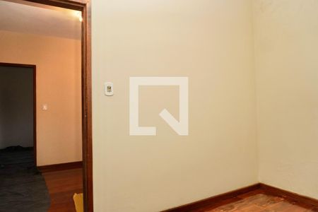 Quarto 1 de casa para alugar com 2 quartos, 100m² em Cachoeirinha, Belo Horizonte