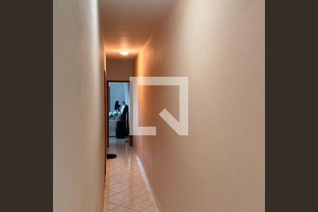 Corredor de casa para alugar com 3 quartos, 127m² em Jardim Macedonia, Embu das Artes