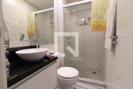 Banheiro de apartamento para alugar com 1 quarto, 50m² em Santa Quiteria, Curitiba