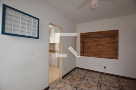 Sala de apartamento para alugar com 1 quarto, 32m² em Vila Valqueire, Rio de Janeiro