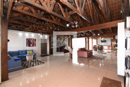 Casa à venda com 5 quartos, 700m² em Cajuru, Curitiba