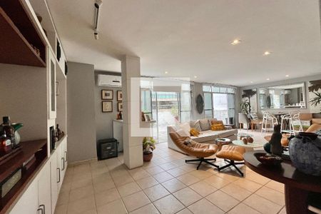Sala  de apartamento à venda com 3 quartos, 248m² em Leblon, Rio de Janeiro