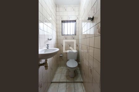 lavabo de casa para alugar com 2 quartos, 80m² em Jardim Oliveiras, Taboão da Serra