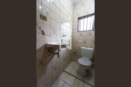 lavabo de casa para alugar com 2 quartos, 80m² em Jardim Oliveiras, Taboão da Serra