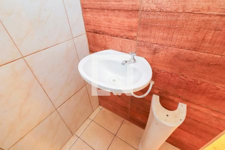 Banheiro de casa para alugar com 1 quarto, 50m² em Vila Norma, São Paulo