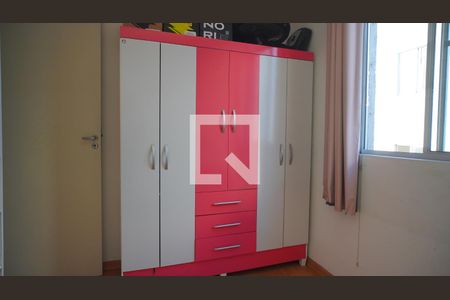 Quarto 2 de apartamento para alugar com 2 quartos, 40m² em Jardim Dona Leopoldina, Porto Alegre