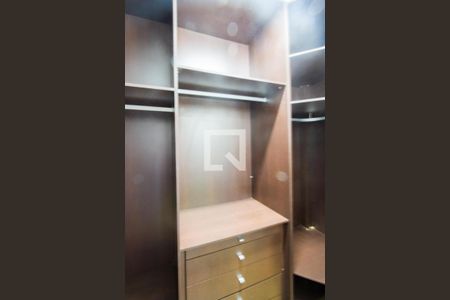 Casa à venda com 3 quartos, 250m² em Campo Belo, São Paulo