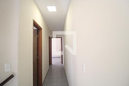 Corredor de casa para alugar com 3 quartos, 100m² em Parque Guarapiranga, São Paulo