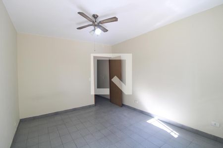 Quarto 1 de casa para alugar com 3 quartos, 100m² em Parque Guarapiranga, São Paulo