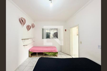 Quarto de casa para alugar com 1 quarto, 75m² em Cidade Domitila, São Paulo