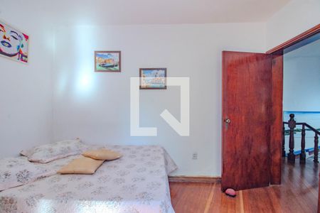Casa à venda com 3 quartos, 274m² em Jardim Sabará, Porto Alegre