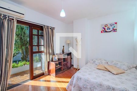 Casa à venda com 3 quartos, 274m² em Jardim Sabará, Porto Alegre