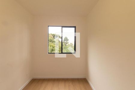 Quarto 2 de apartamento para alugar com 2 quartos, 52m² em Xaxim, Curitiba