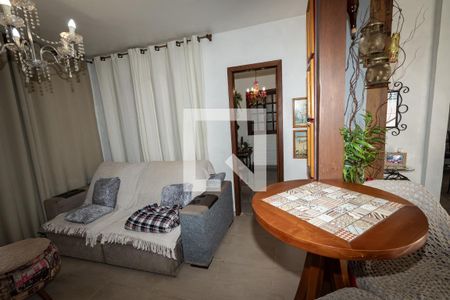 Sala de casa para alugar com 3 quartos, 80m² em Jardim Sabará, Porto Alegre