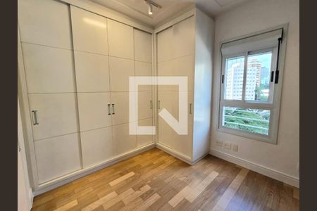 Suíte  de apartamento à venda com 2 quartos, 70m² em Itaim Bibi, São Paulo