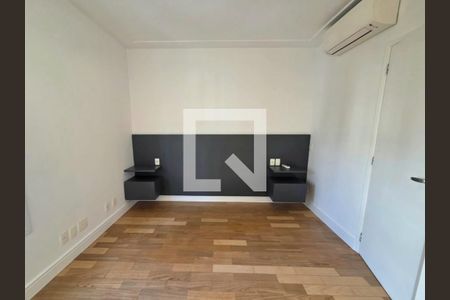 Suíte  de apartamento à venda com 2 quartos, 70m² em Itaim Bibi, São Paulo