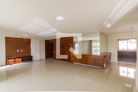 Apartamento para alugar com 4 quartos, 242m² em Vila Sofia, São Paulo