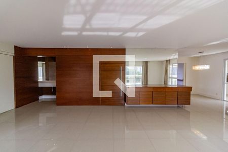 Apartamento para alugar com 4 quartos, 242m² em Vila Sofia, São Paulo