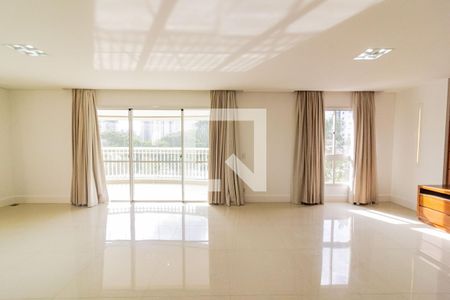 Apartamento para alugar com 4 quartos, 242m² em Vila Sofia, São Paulo