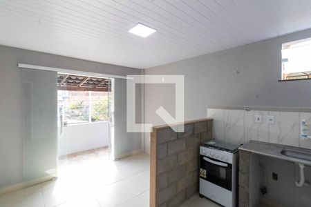 Sala/Cozinha de casa para alugar com 1 quarto, 24m² em Guaratiba, Rio de Janeiro
