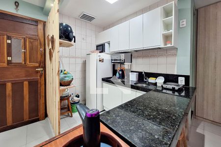 Cozinha de apartamento para alugar com 1 quarto, 50m² em Itaipu, Niterói