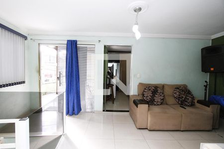 Sala de casa para alugar com 2 quartos, 140m² em Vista Alegre, Belo Horizonte