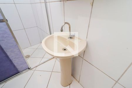 Banheiro de casa para alugar com 1 quarto, 72m² em Jardim Santa Maria, São Paulo
