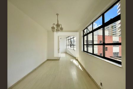 Apartamento à venda com 3 quartos, 110m² em Carmo, Belo Horizonte