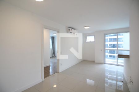 Sala de apartamento para alugar com 2 quartos, 80m² em Barra Olímpica, Rio de Janeiro