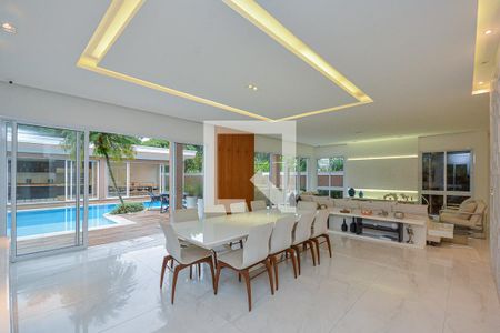 Casa à venda com 3 quartos, 550m² em Interlagos, São Paulo