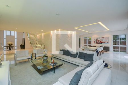 Casa à venda com 3 quartos, 550m² em Interlagos, São Paulo