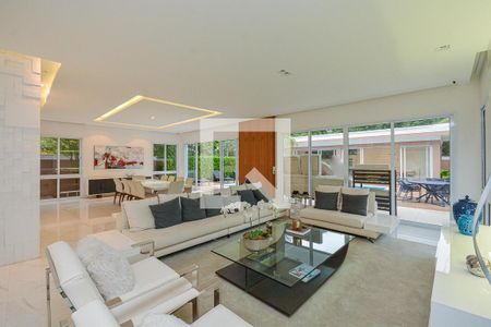 Casa à venda com 3 quartos, 550m² em Interlagos, São Paulo