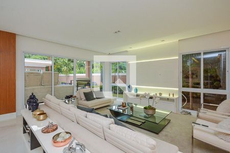 Casa à venda com 3 quartos, 550m² em Interlagos, São Paulo
