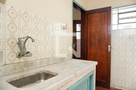 Cozinha de casa para alugar com 2 quartos, 52m² em Sagrada Família, Belo Horizonte