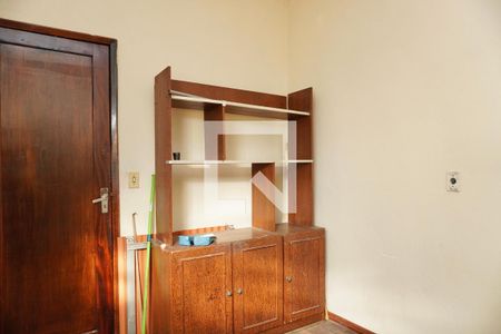 Quarto 2 de casa para alugar com 2 quartos, 52m² em Sagrada Família, Belo Horizonte