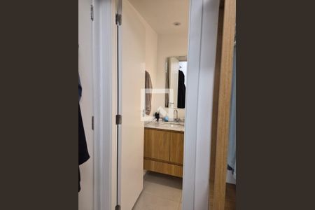 Banheiro de kitnet/studio para alugar com 1 quarto, 37m² em Sumaré, São Paulo