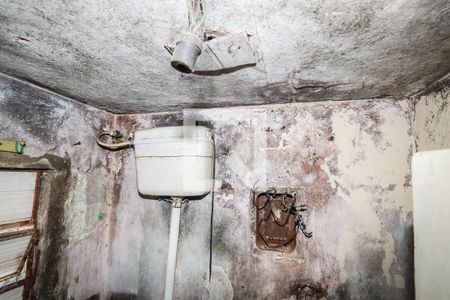 banheiro casa 1 de casa à venda com 7 quartos, 253m² em Jardim Campo Limpo, São Paulo