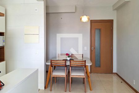 Sala de apartamento à venda com 2 quartos, 63m² em Largo da Batalha, Niterói