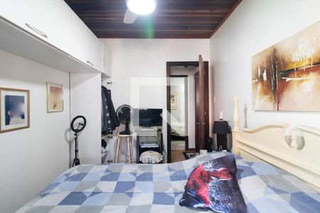 Casa à venda com 4 quartos, 240m² em Vila Nova, Porto Alegre