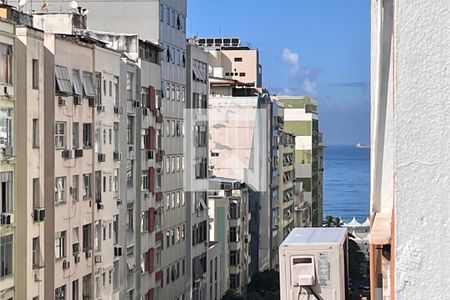 Vista da sala  de apartamento para alugar com 3 quartos, 80m² em Copacabana, Rio de Janeiro